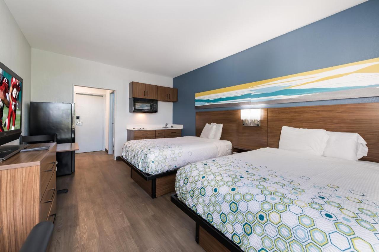 Hometowne Studios By Red Roof Newport News - Hampton West Exteriör bild